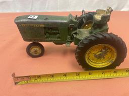 Ertl John Deere 1960s Narrow Front Tractor 1/16 Scale