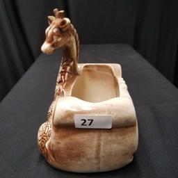 Shawnee 521 Giraffe Planter