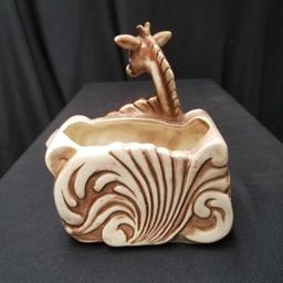 Shawnee 521 Giraffe Planter