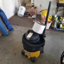 SHOP VAC PRO 8 GALLON VACUUM