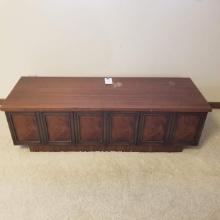 LANE "CORDON BLUE" CEDAR CHEST