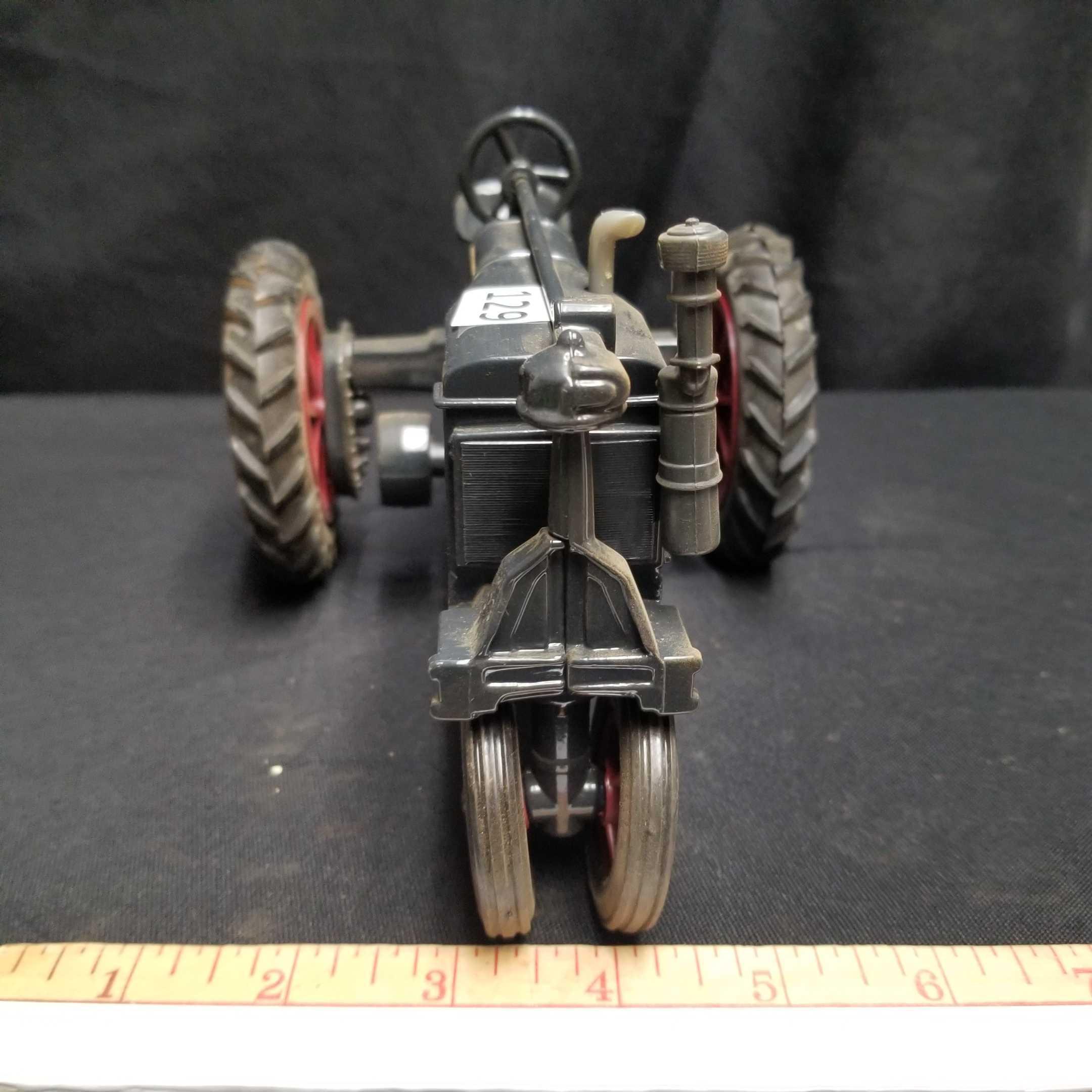 McCORMICK-DEERING "F-20" TRACTOR NARROW FRONT