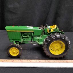 JOHN DEERE "2020" TRACTOR UTILITY WIDE FRONT