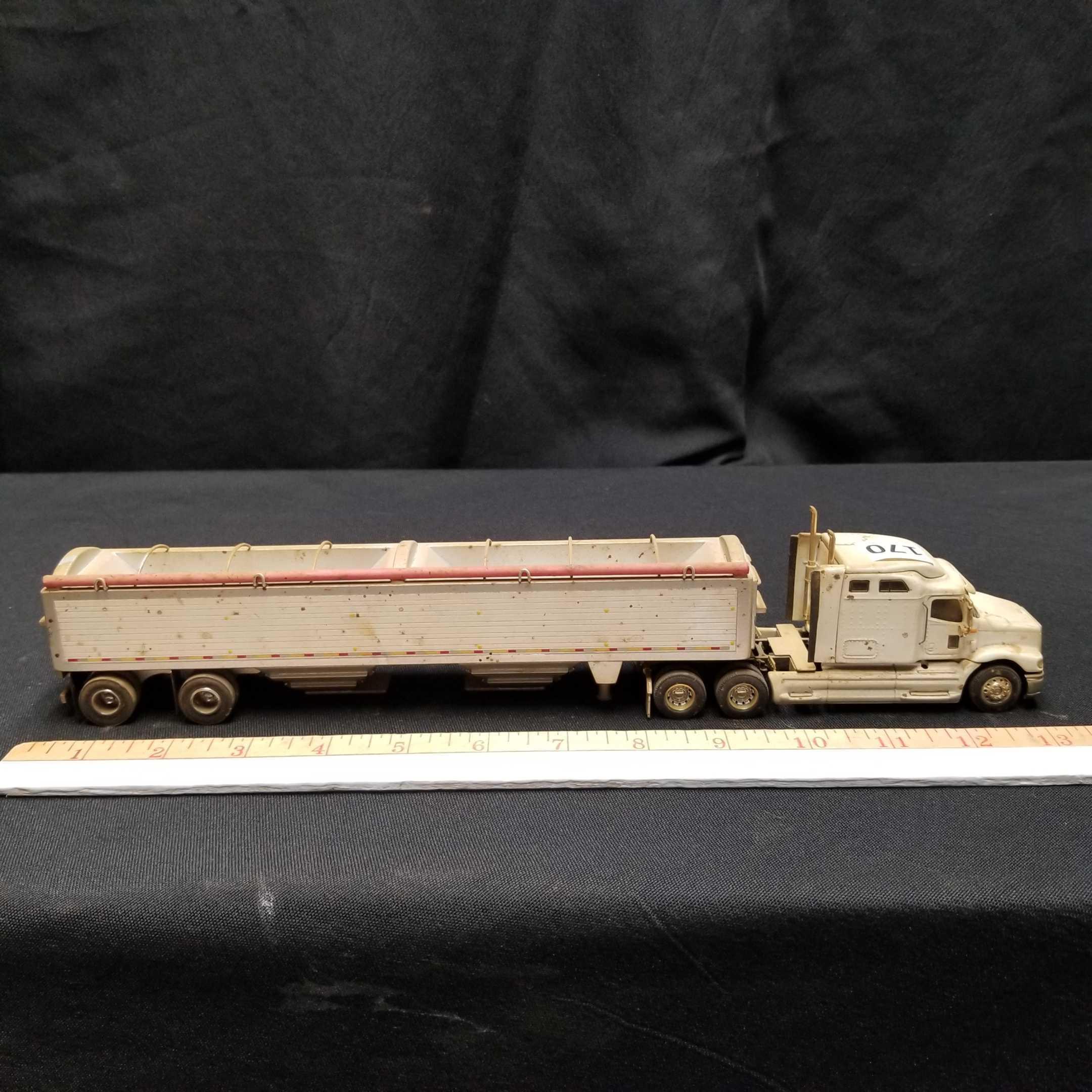 1/64th Scale SEMI-TRACTOR HOPPER BOTTOM GRAIN TRAILER