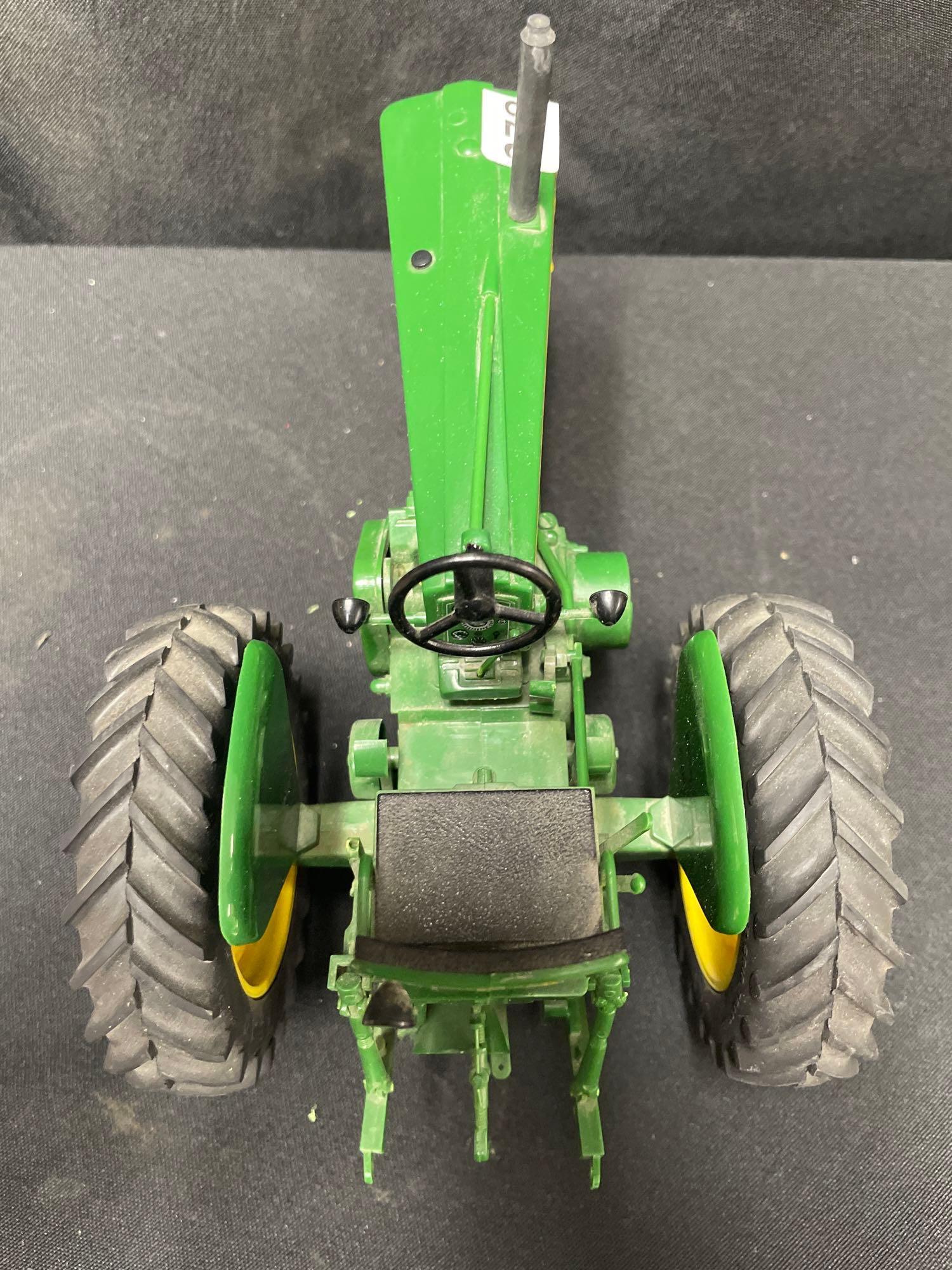 1/16th Scale Yoder Plastice John Deere 720 Diesel NF Tractor