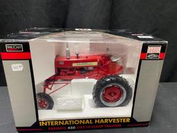 1/16th Scale Spec Cast Classic Series IH Farmall Hi-Clear 450 Gas Tractor - NIB