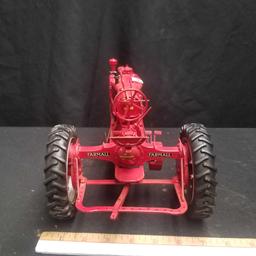 McCORMICK DEERING FARMALL "F-20" TRACTOR, ON RUBBER, APPEARS PRECISION