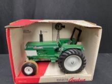 1/16th Scale Models White American Model 60 Series Tractor - NIB