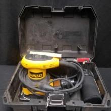 DeWalt Finish Sander-4 3/8 x 4'' with hard case