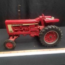 FARMALL "806" TRACTOR, OPEN STATION, WIDE FRONT, FENDERS