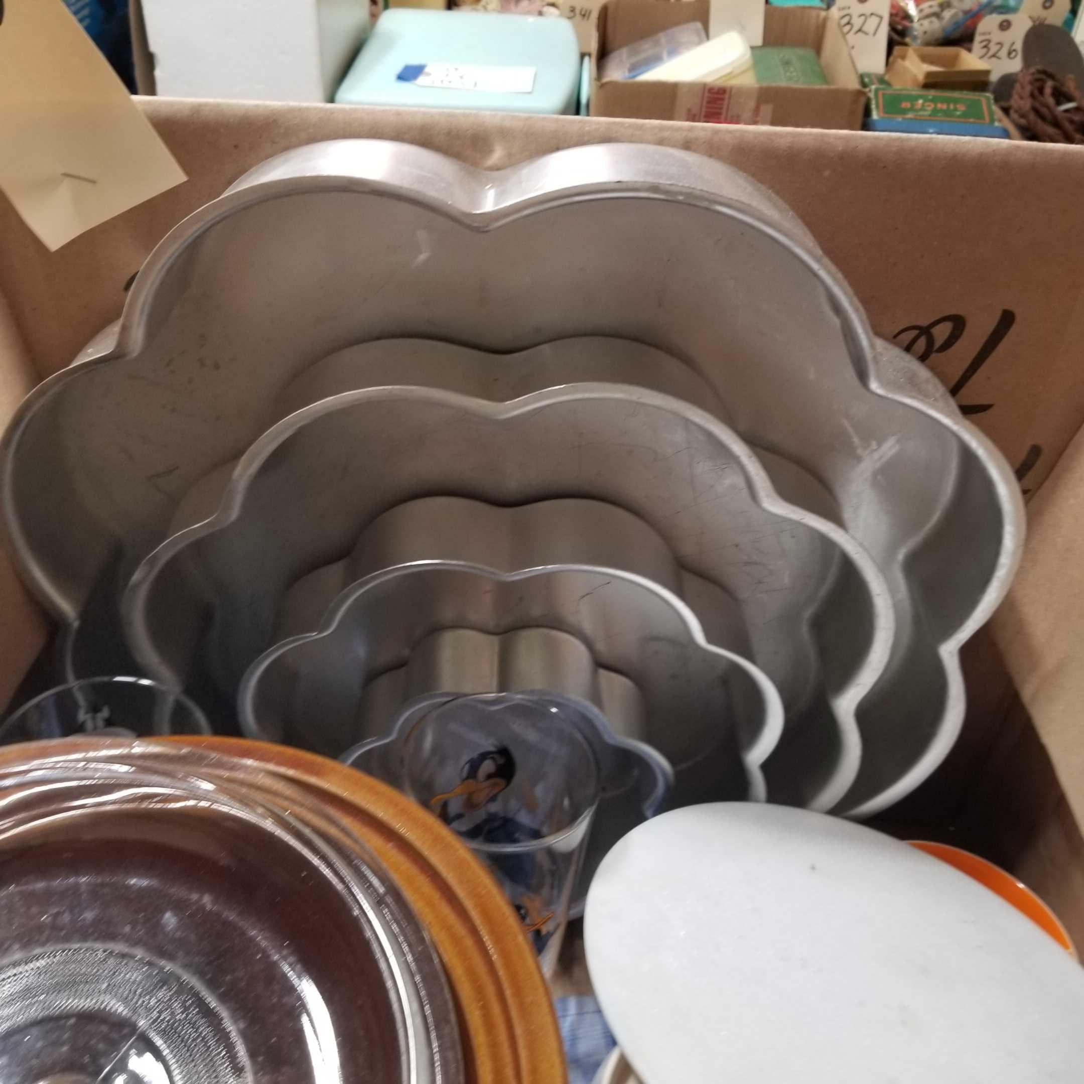 SLO-COOKER and BUNDT PANS