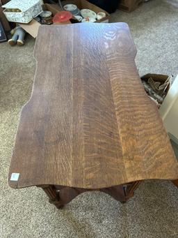 Vintage oak (one of a kind), parlor table with single drawer, spindle sides. Excellent condition!!!!