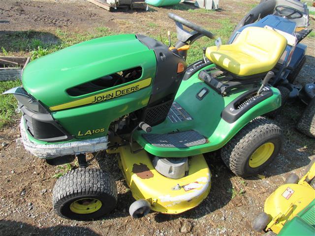 JD LA105 L&G Tractor