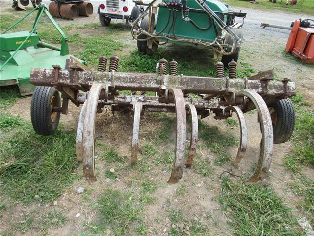 Graham 3Pt 7T Chisel Plow