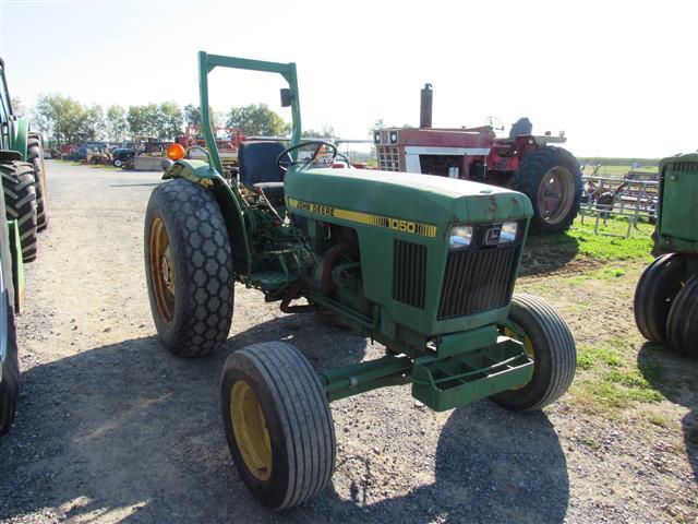 JD 1050 2WD, ROPS, 6662 Hrs