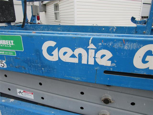 Genie 2032 Scissor Lift