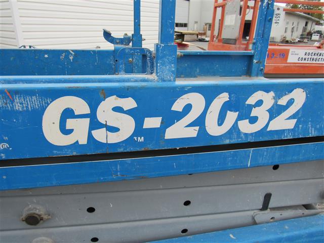 Genie 2032 Scissor Lift