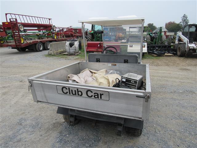 Turf Carry Club Car w/Charger & Soft Cover