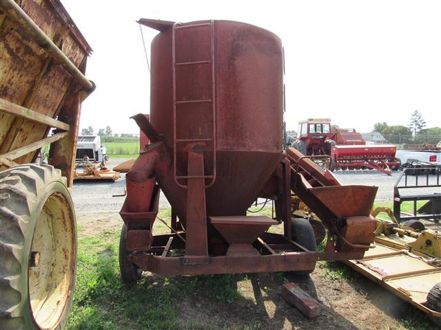 Farm Hand Grinder Mixer