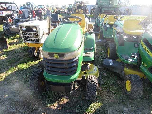 JD X300 Lawn Tractor (runs)