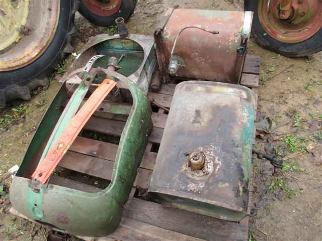 Cockshutt Oliver 360 Tractor w/Parts