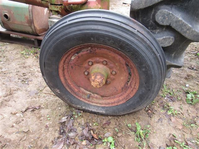 Cockshutt Oliver 360 Tractor w/Parts