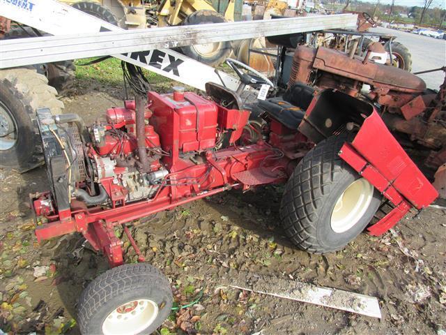 IH 284 Parts Tractor