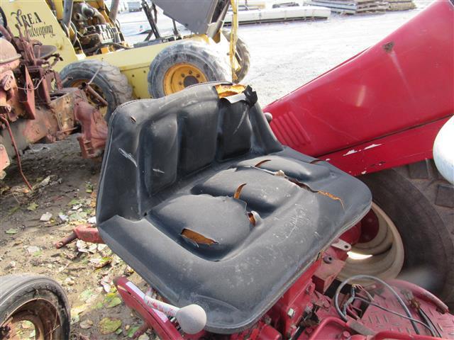 IH 284 Parts Tractor