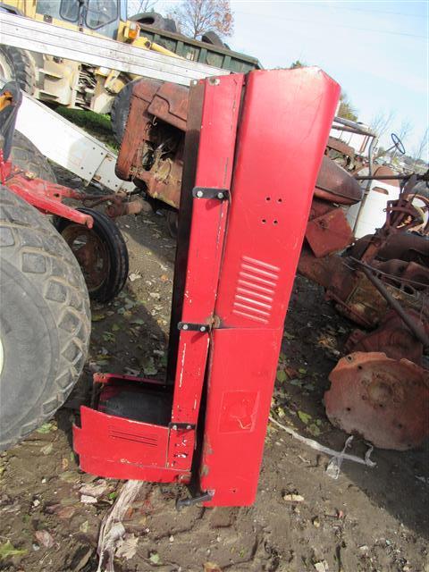 IH 284 Parts Tractor