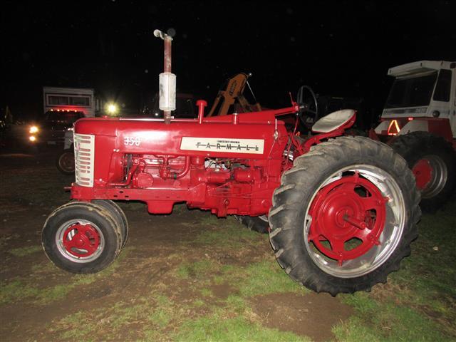 Farmall 350 Tractor