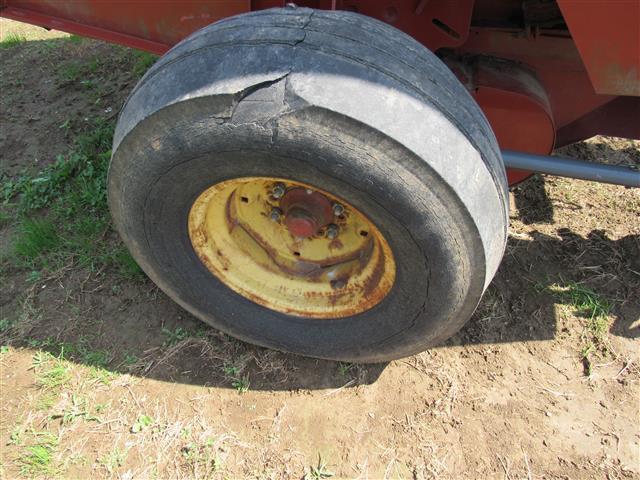 Hesston 745 Round Baler, w/Controls