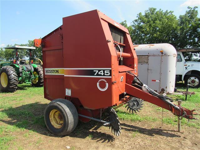 Hesston 745 Round Baler, w/Controls