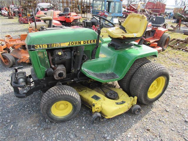 JD 318 Riding Mower w/ Winch