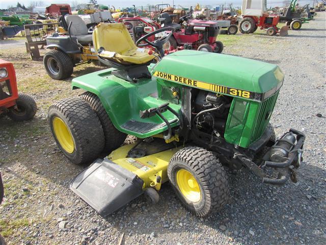 JD 318 Riding Mower w/ Winch