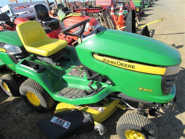 JD X300 Tractor
