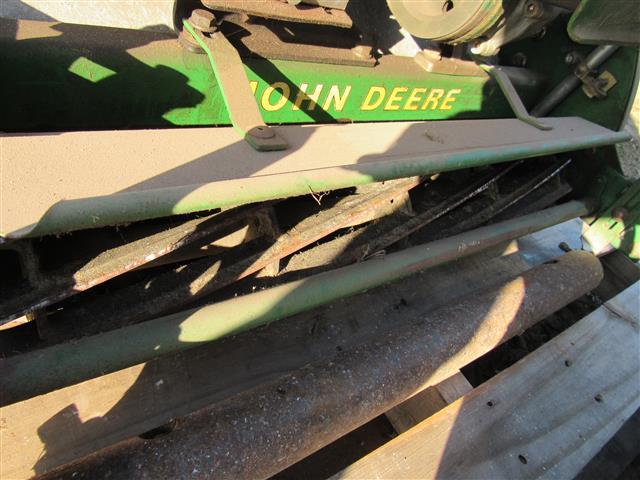 JD 220A Walk-Behind Reel Mower