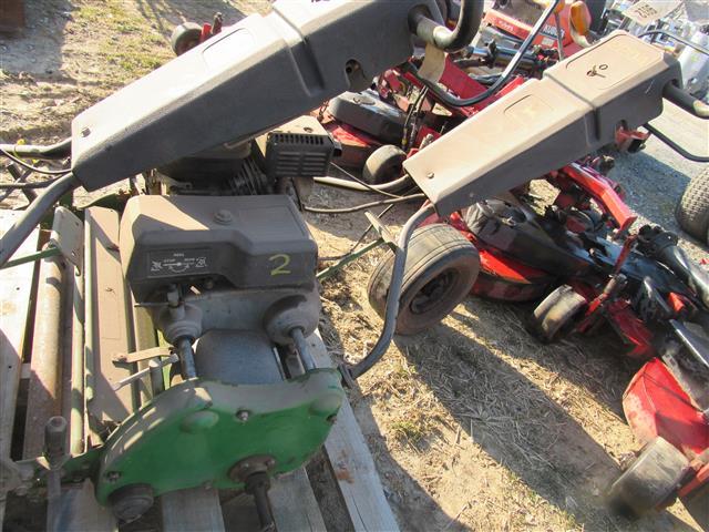 JD 220A Walk-Behind Reel Mower