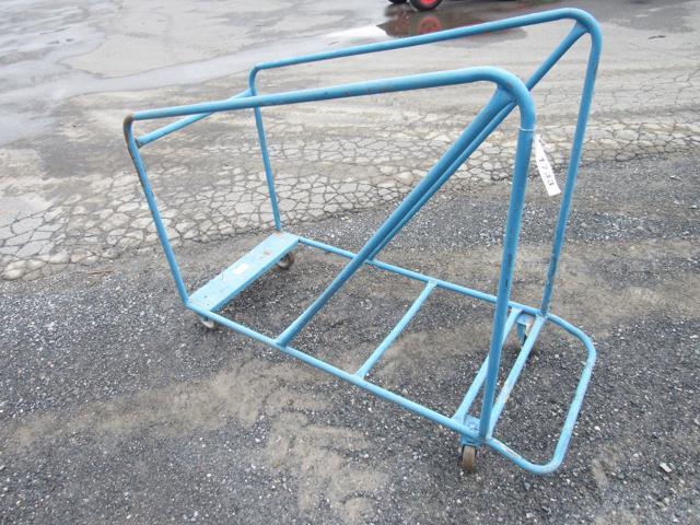 Metal Rack w/Wheels