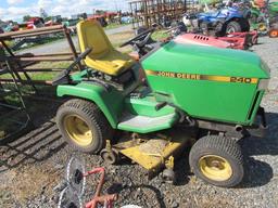 JD 240 Riding Mower (needs work)