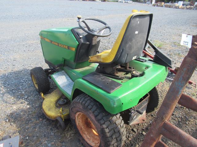 JD 240 Riding Mower (needs work)