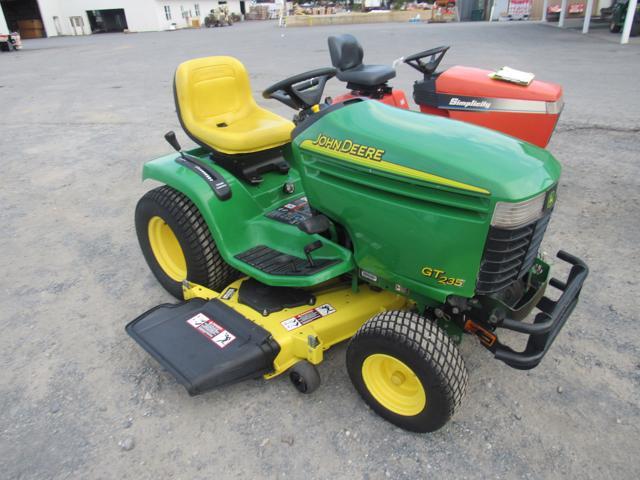 JD GT235 Lawn Tractor, 454 Hrs