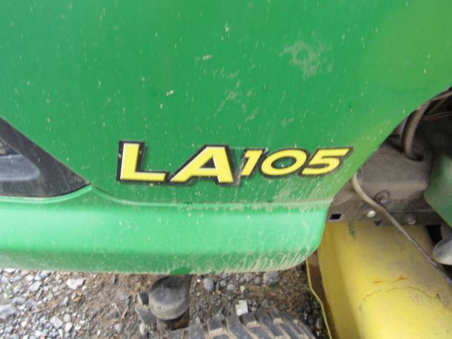 JD LA105 Lawn Mower