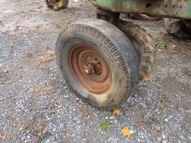 JD 7020 Parts Tractor