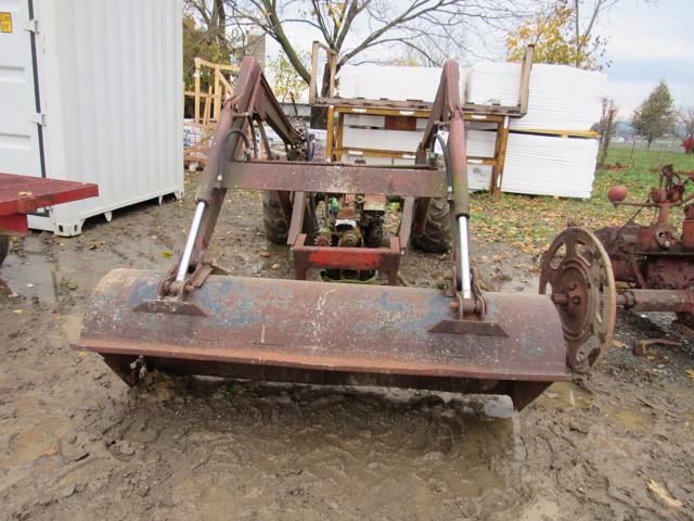 Oliver 550 Parts Tractor
