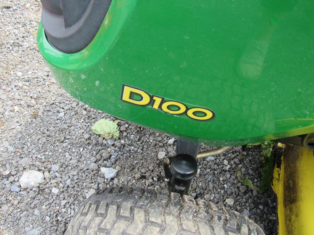 JD D100 42" L&G Tractor (not running)