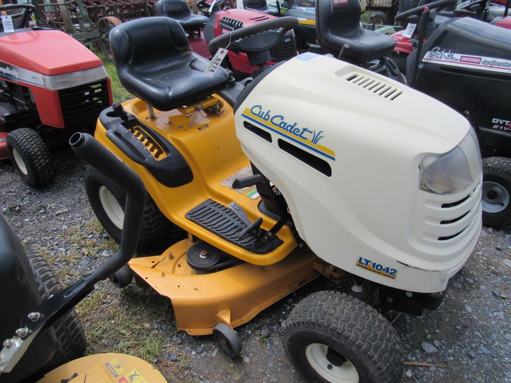 Cub Cadet LT1042 20 HP 46" Riding Mower