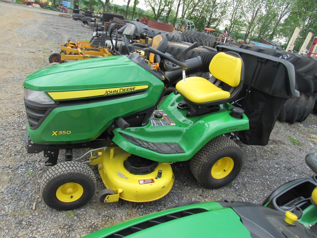 JD X350 42" Riding Mower w/Bagger, 93 Hrs,