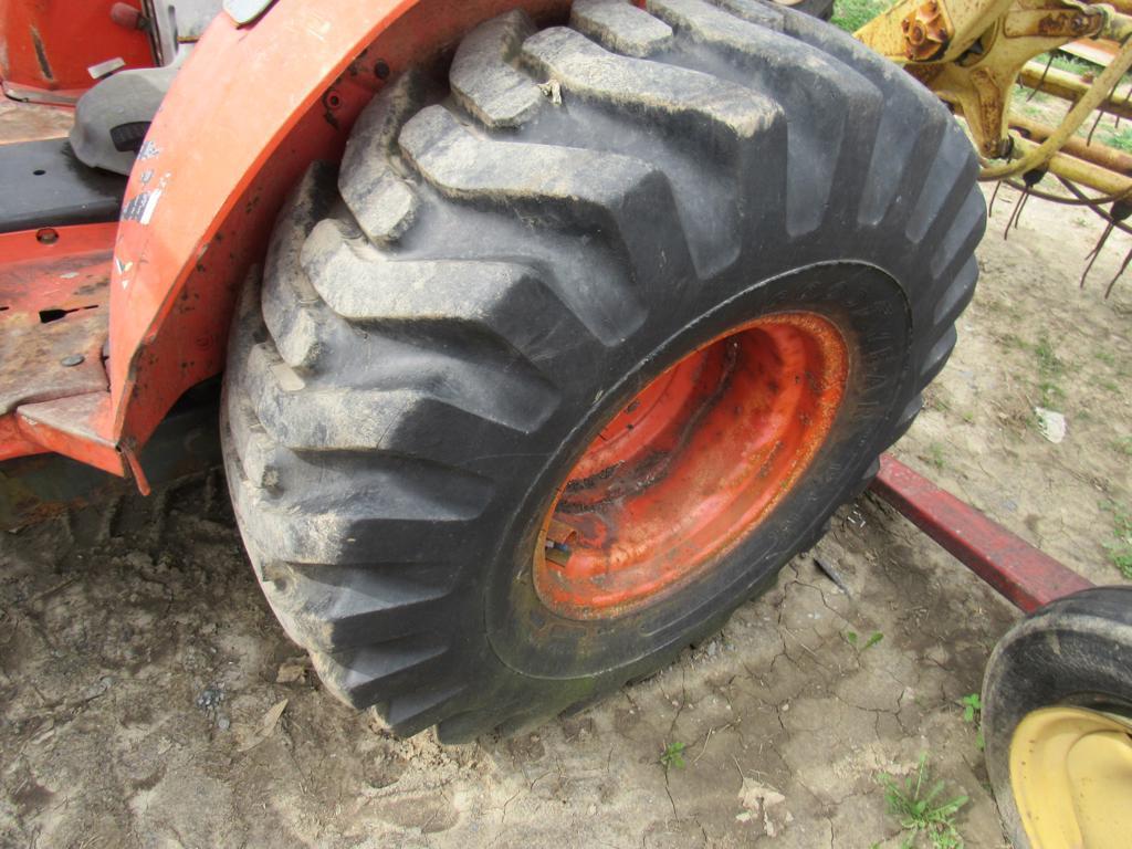 Kubota B21 Tractor w/ Ldr, 4WD, Dsl, 4 Post Canopy