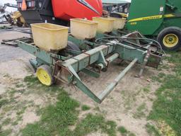 JD 7000 4R Corn Planter