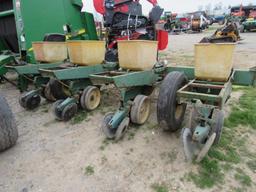 JD 7000 4R Corn Planter